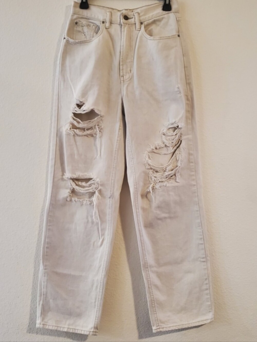 BDG Women's High Rise Baggy Distressed Jeans Size 27